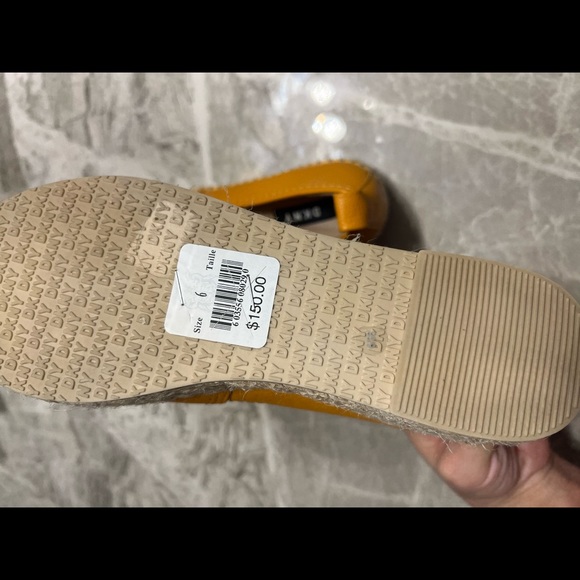 Dkny shoes - Picture 3 of 3